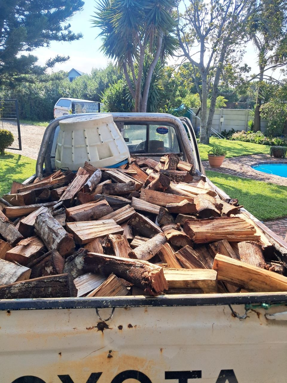 Braai wood delivery bakkie, loaded and ready to leave